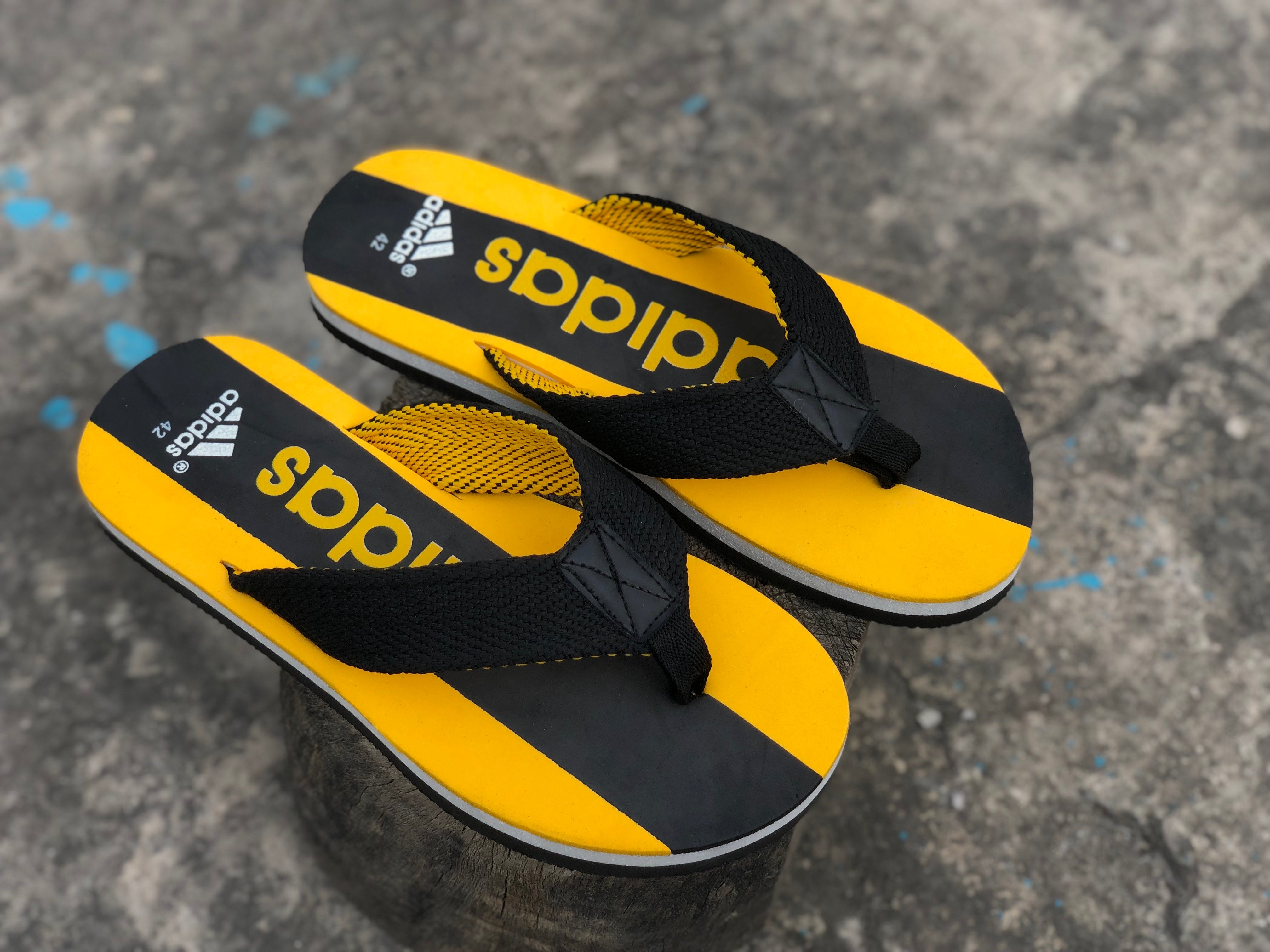 New Ads Yellow Black Slipper - 020