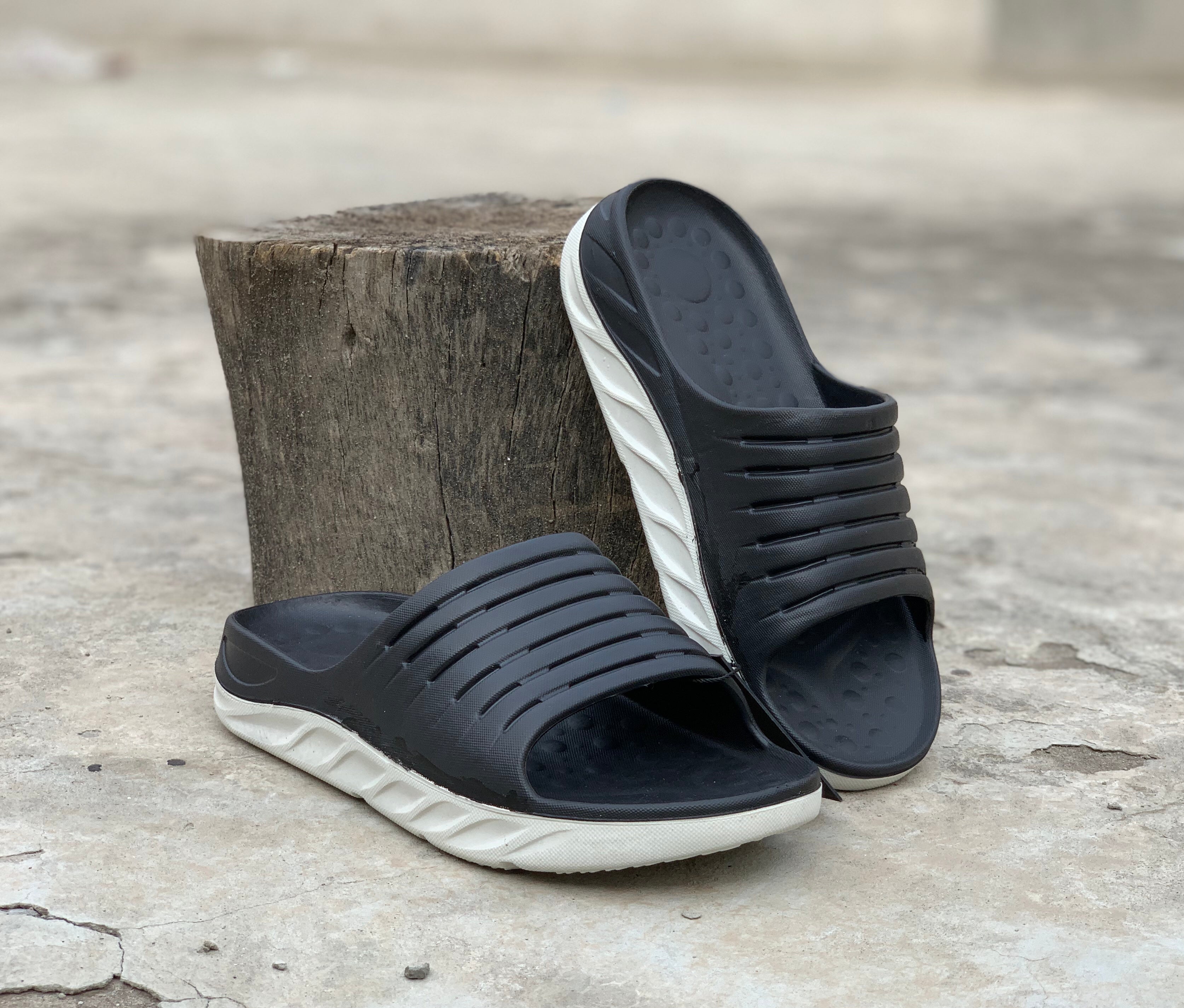 Black Pearl-Pool Medicated Slipper