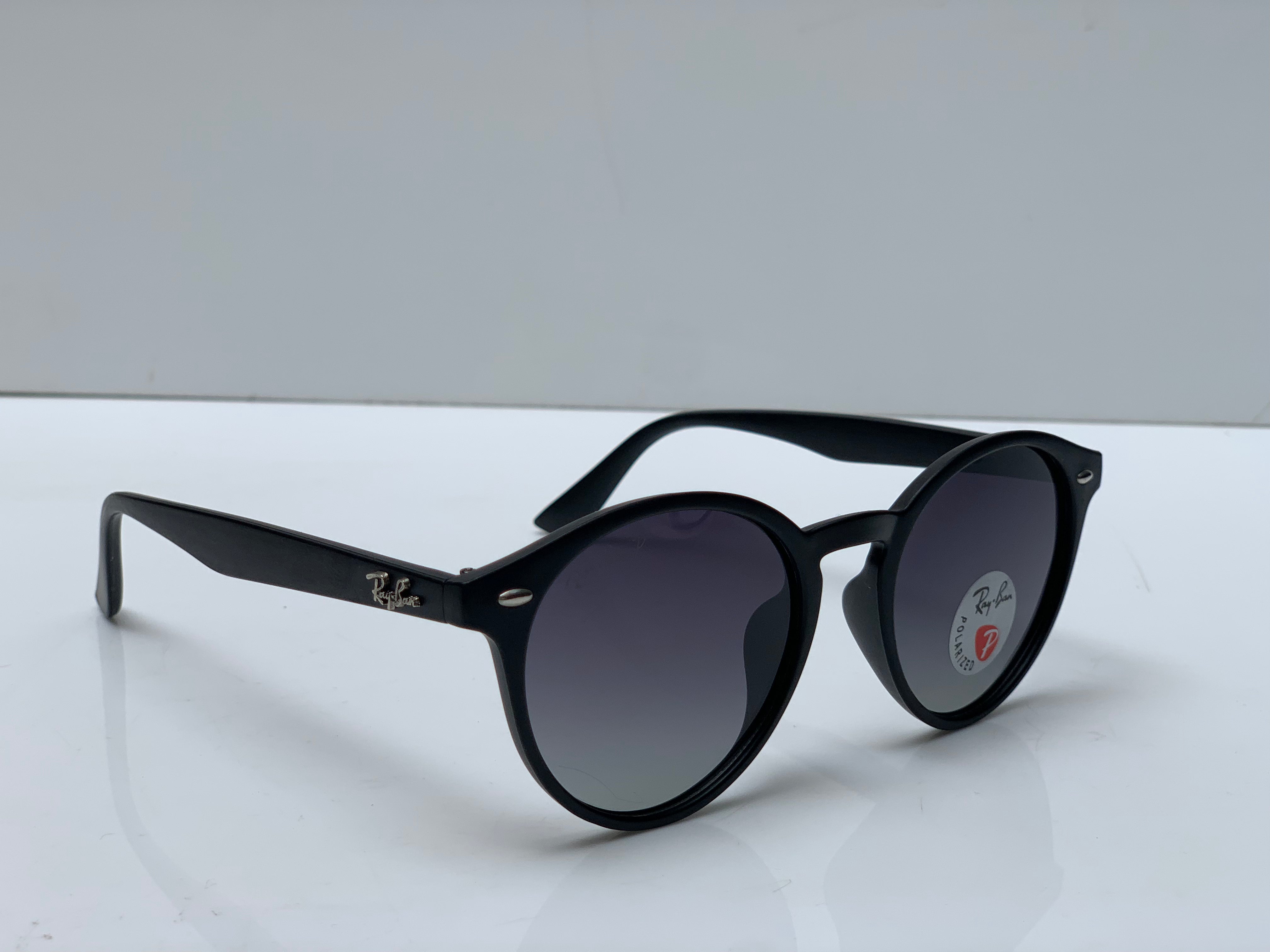 Polarized  High Quality Black - Round - Glasses  ( B-200 )