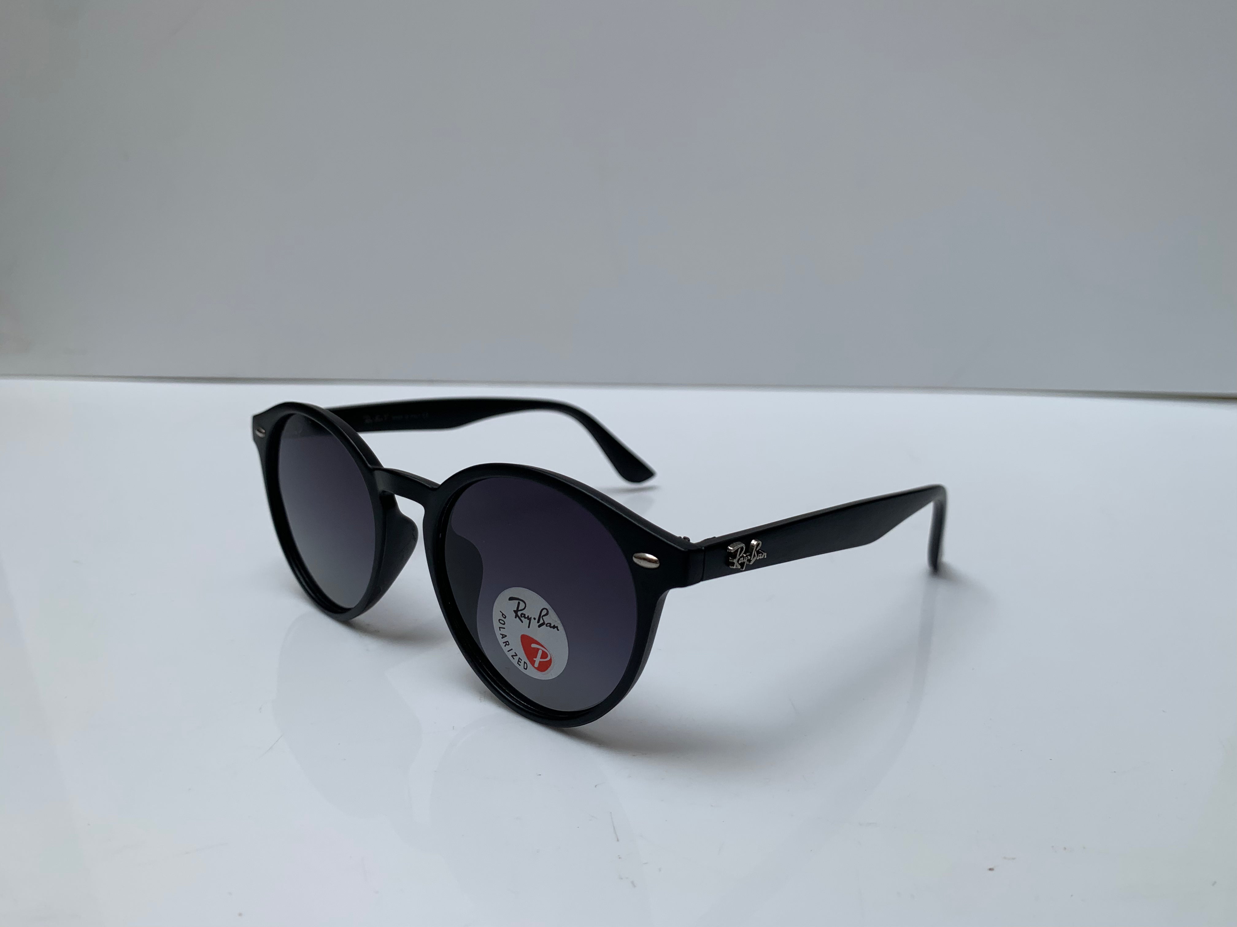 Polarized  High Quality Black - Round - Glasses  ( B-200 )